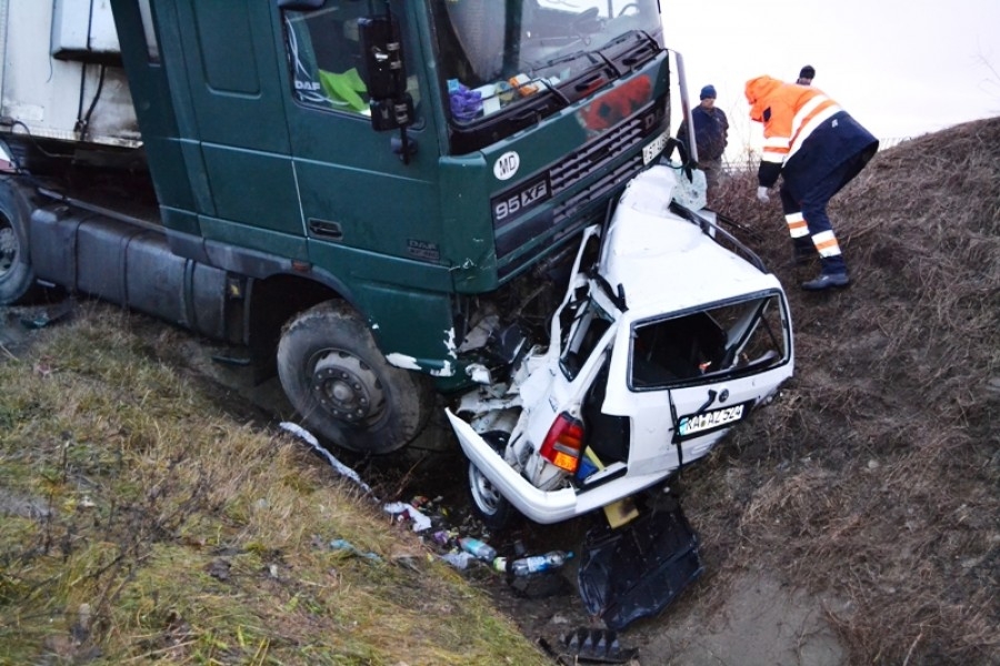 UPDATE/ TREI MORŢI, dintre care un copil de şapte ani, în TRAGICUL ACCIDENT de la Tecuci 