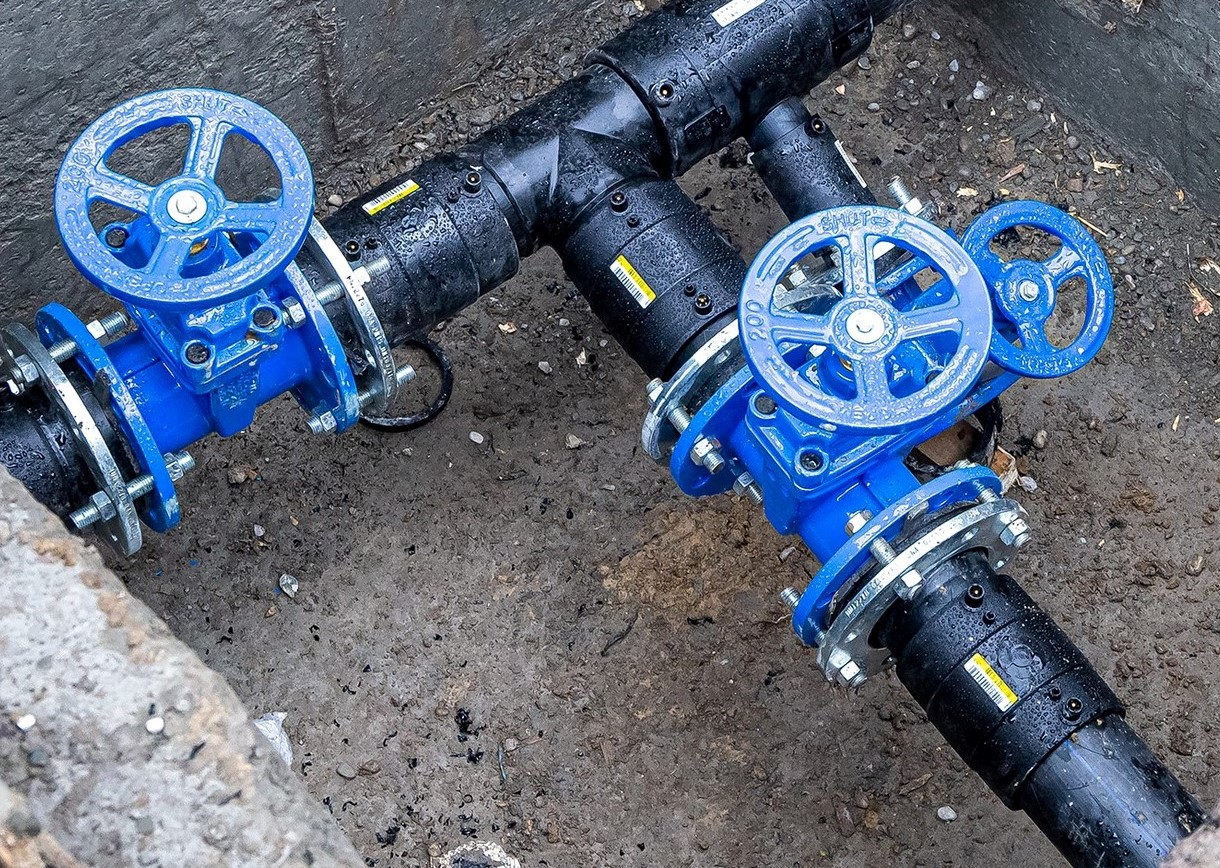 Se schimbă reţeaua de apă de la intersecţia străzilor Traian şi Serei