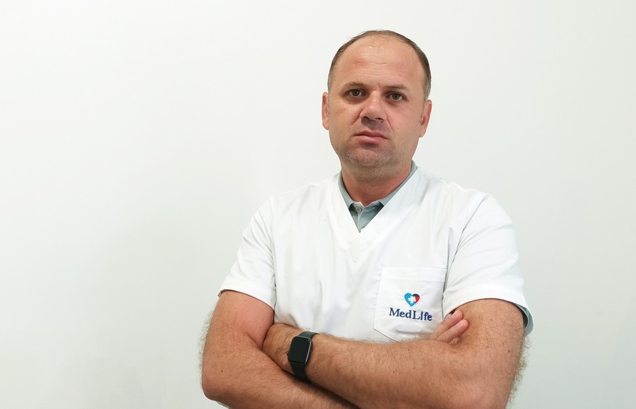[Medici Buni] Dr. Florin Ghiță, radiolog Hyperclinica MedLife Galați și Brăila : „Medicina e mai mult decât o meserie, e una dintre cele mai frumoase posturi din care poți să ajuți”