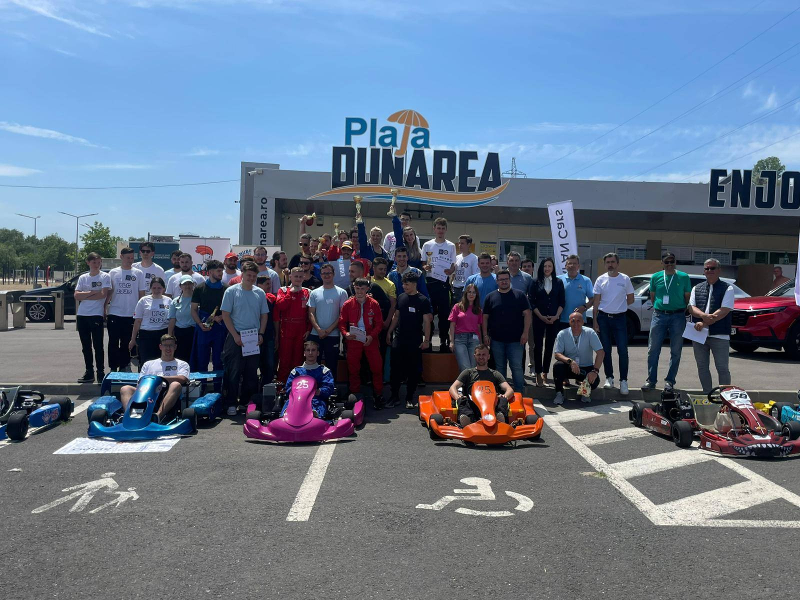 Studenţii creatori de carturi, în duel la Plaja „Dunărea”