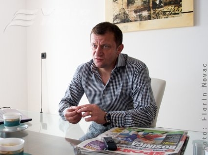 Reportaj în apartamentul antrenorului de la Oţelul 