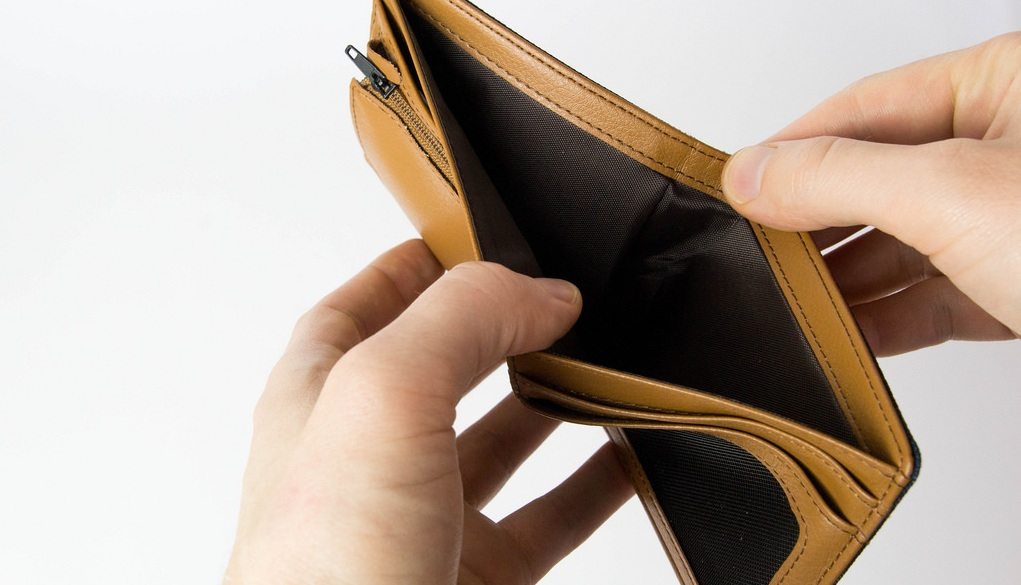 Să vedem jumătatea plină a paharului de lângă portofelul gol!