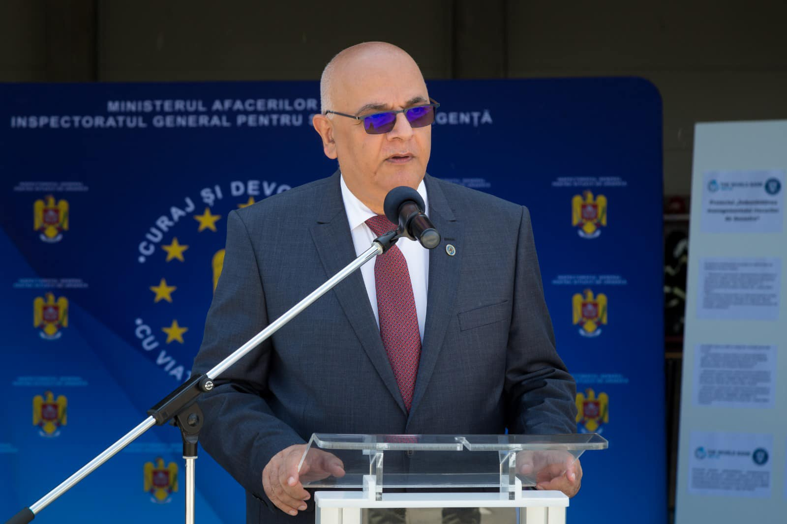 Apel pentru protecția minorilor în online. Raed Arafat cere Parlamentului să limiteze accesul copiilor la rețelele sociale