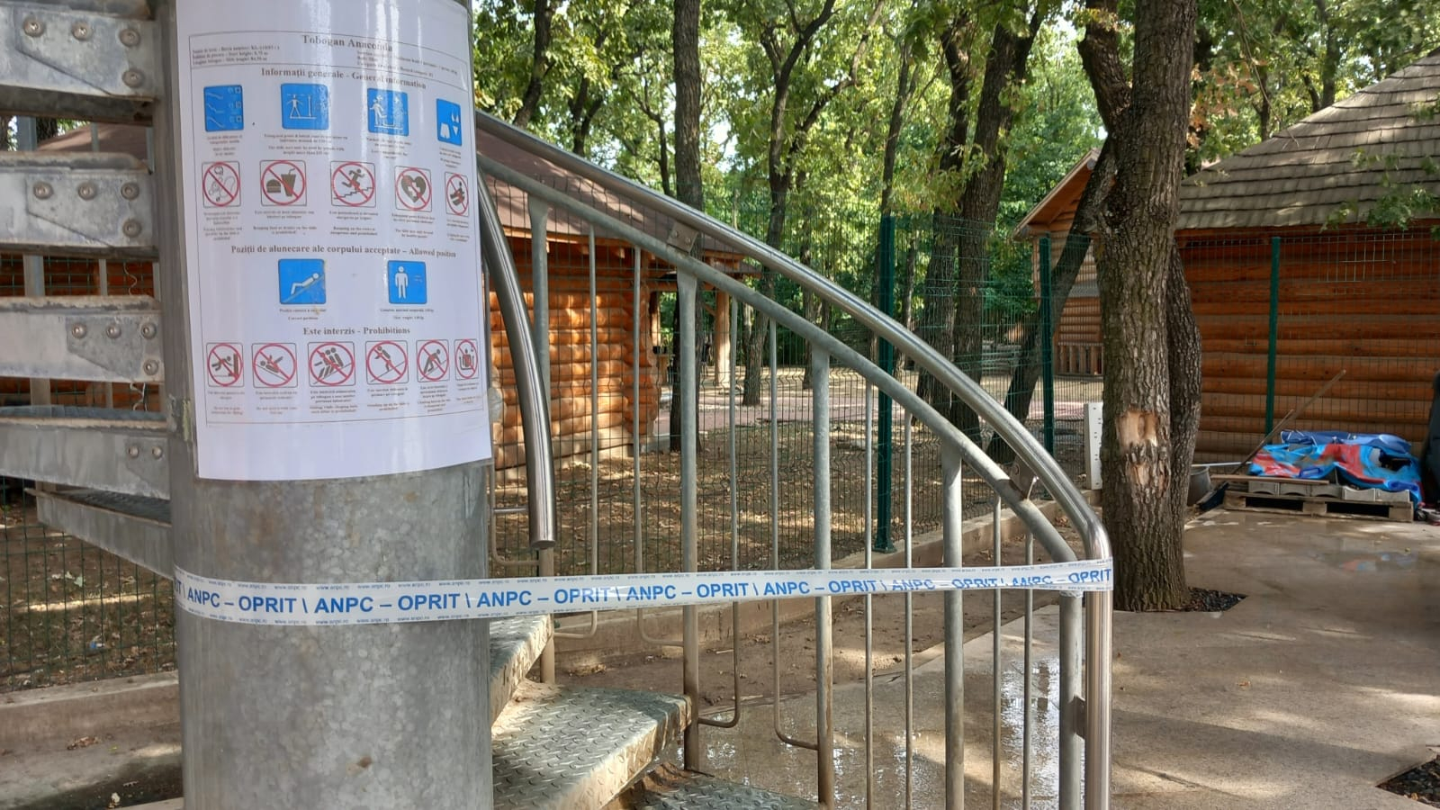 Toboganele și restaurantul de la „Deliria Aquapark”, închise de Protecția Consumatorilor