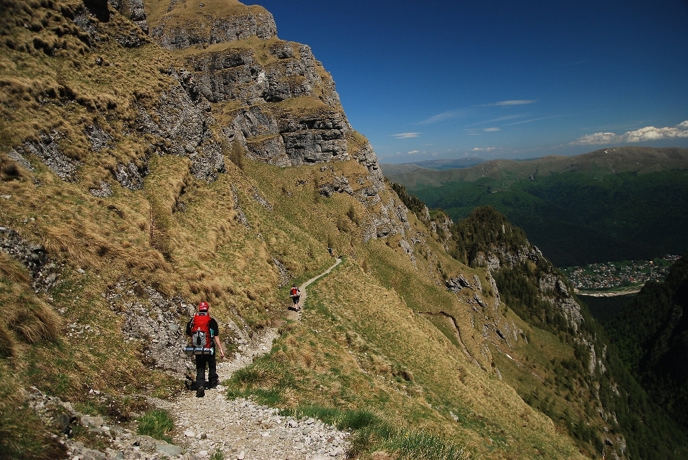 SFATURI pentru iubitorii de DRUMEŢII pe munte
