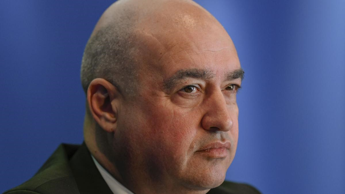 Aflat sub control judiciar, Mihai Barbu rămâne în funcție la Transporturi