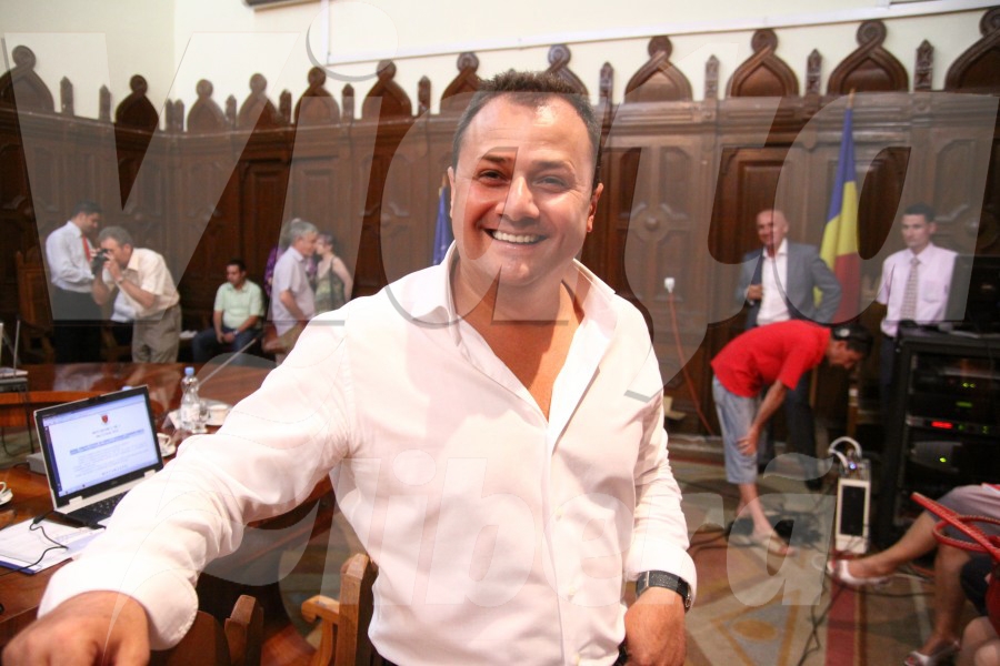 Picu Apostol Roman, radiografie politică. Apologia tupeului şi a trădării