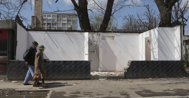 Curăţenie pe strada Brăilei: Spaţii comerciale demolate în Ţiglina I