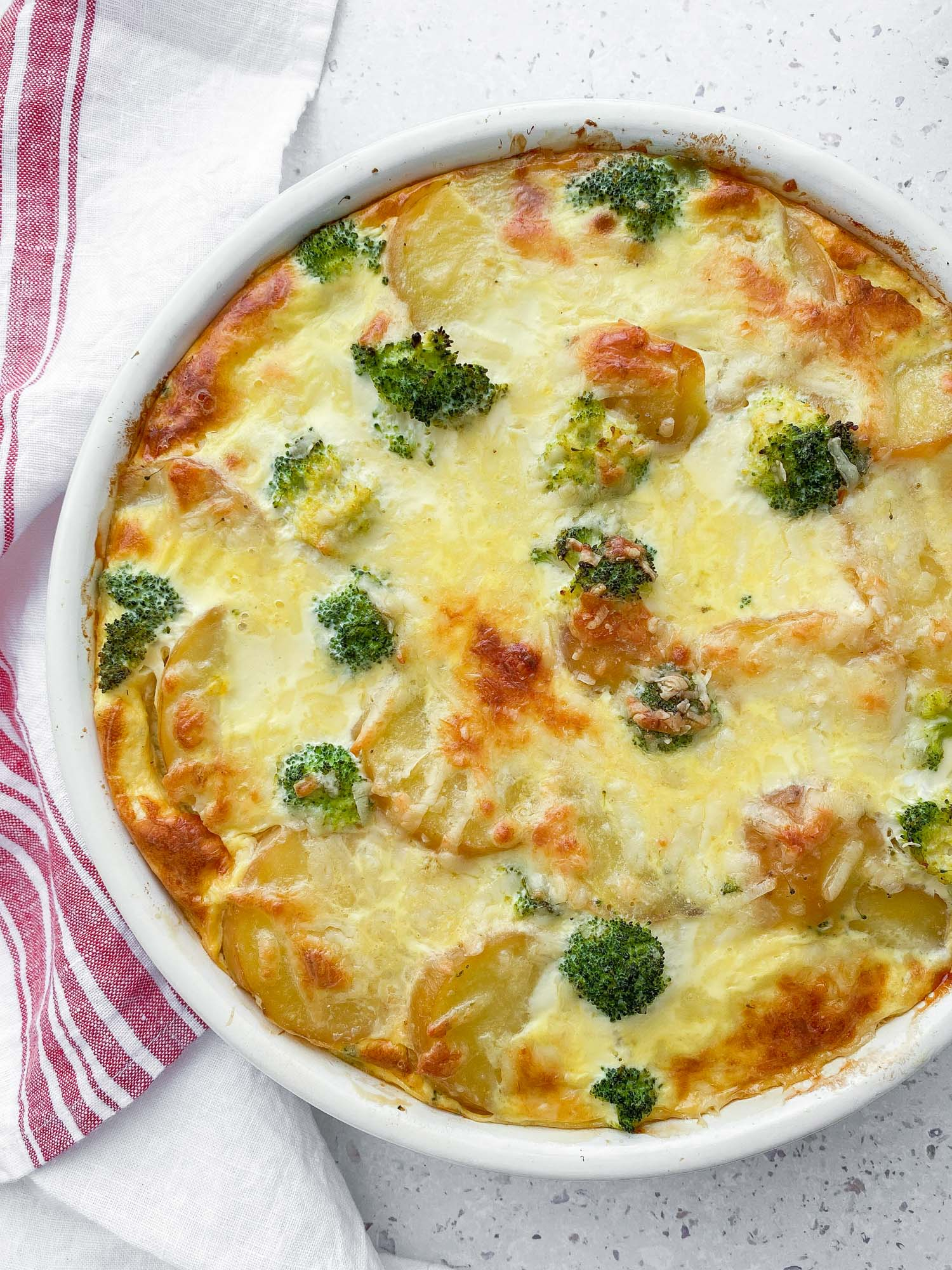 Sufleul de cartofi, ideal pentru o seară în familie