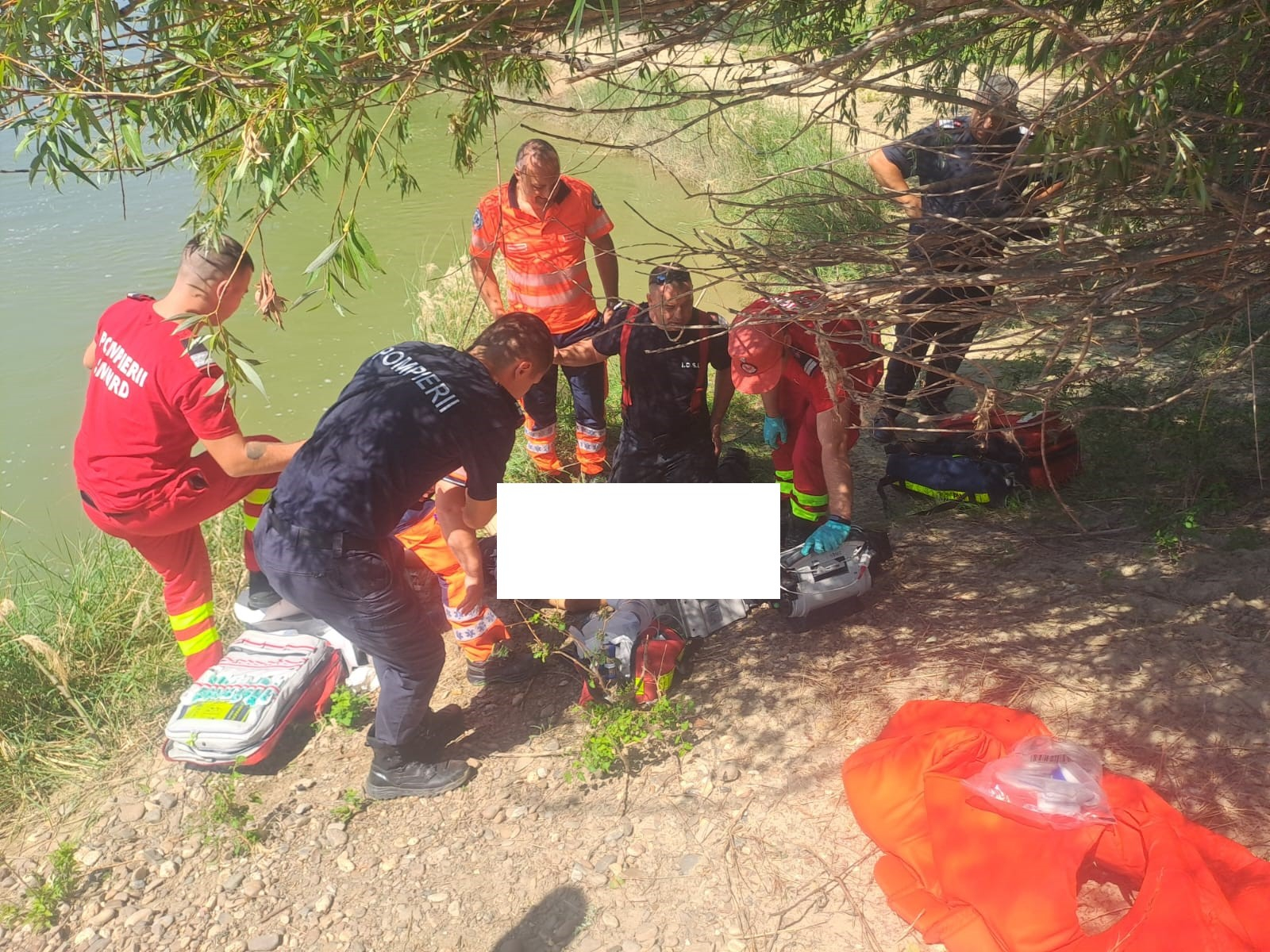 Un adolescent a murit înecat în Siret