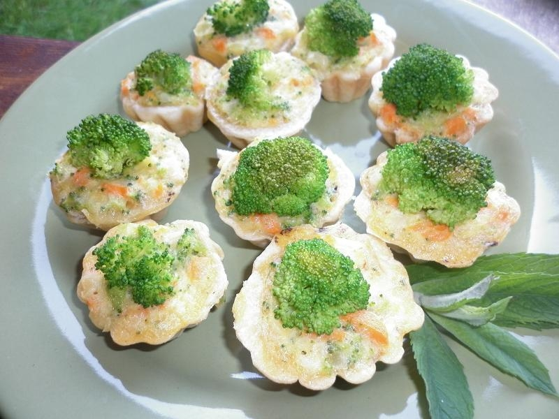 Minitarte cu broccoli, deliciu de weekend