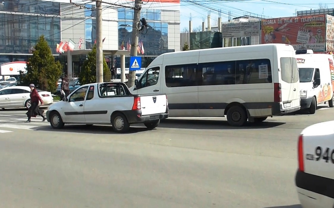 Imagini de râsu`-plânsu`. Cei mai toleranţi "traficanţi" se află în Galaţi (FOTO&VIDEO)