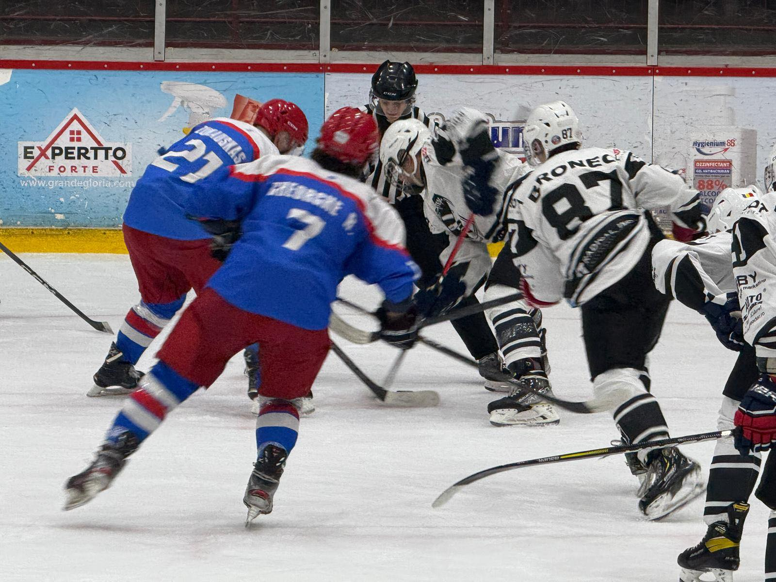 17 goluri într-un singur joc. Din sportul gălățean