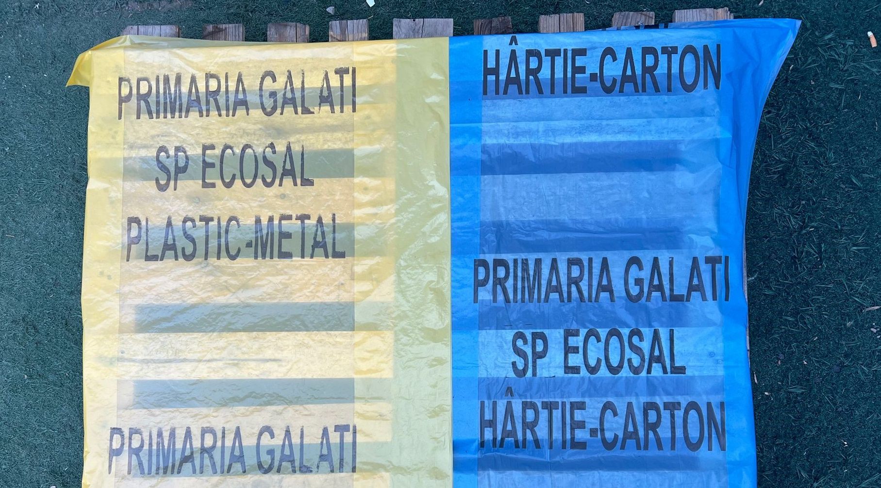 Se distribuie saci pentru colectarea selectivă