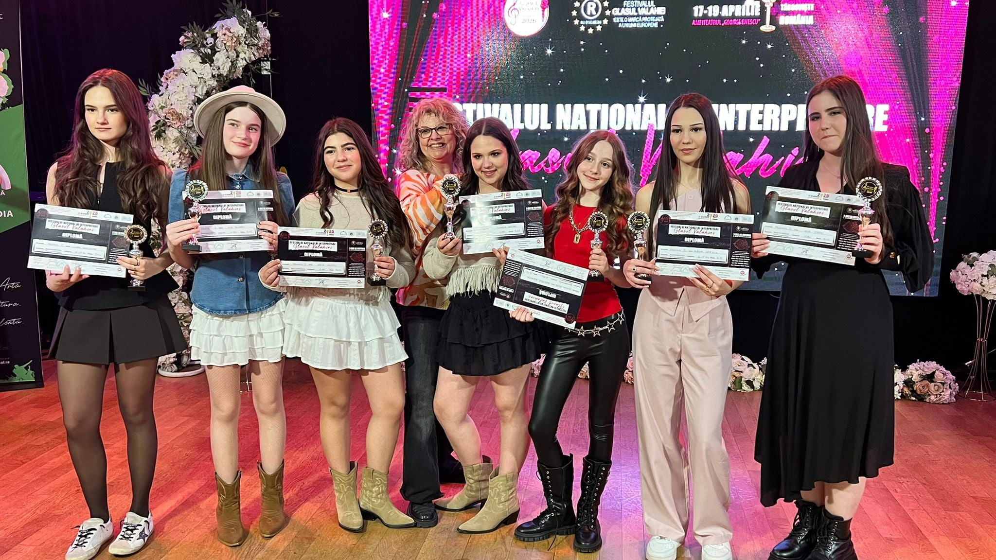 Pleiadă de premii şi trofee pentru artiştii „Voces” din Galaţi