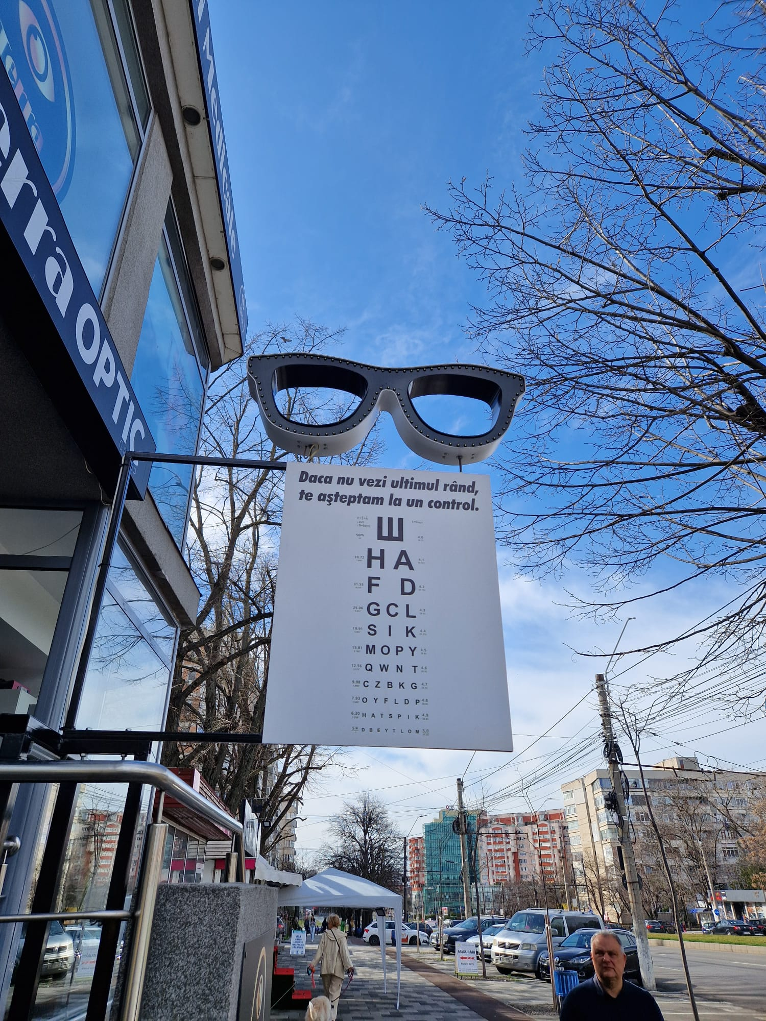 Poza zilei. Marketing inteligent sau cum să convingi clientul să-ţi calce pragul