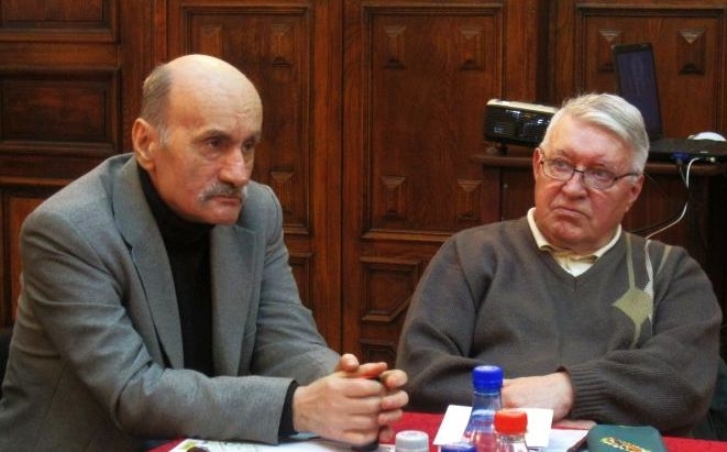 Întrunire la Filiala Galaţi-Brăila a U.S.R. - Dan Plăeşu şi-a lansat un nou volum de teatru