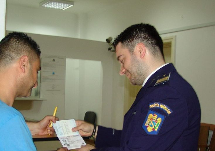 Serviciul de Imigrări îi ţine pe străini la distanţă