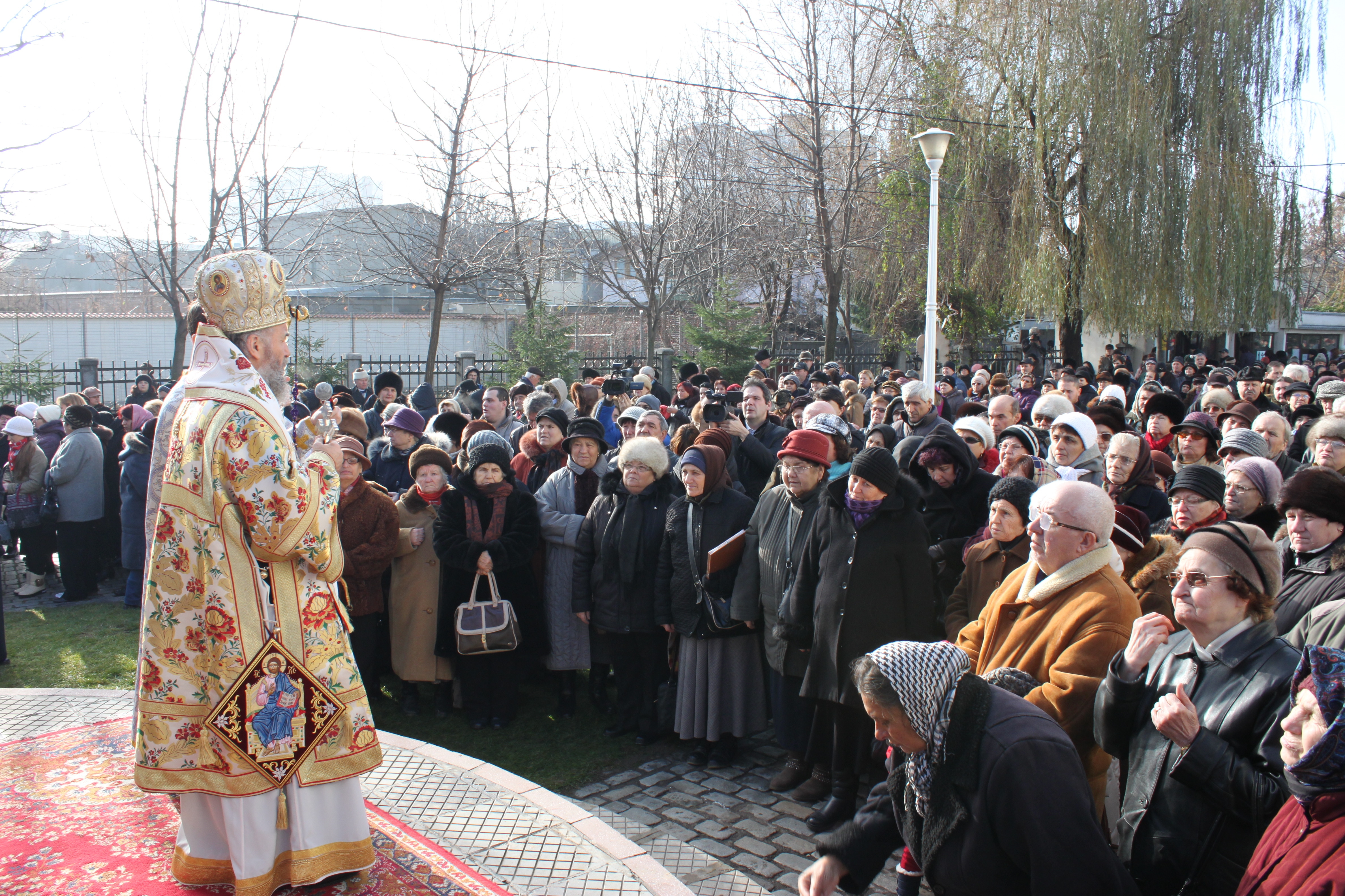 Sărbătoare luminată, vineri, la biserica Sfântul Spiridon 
