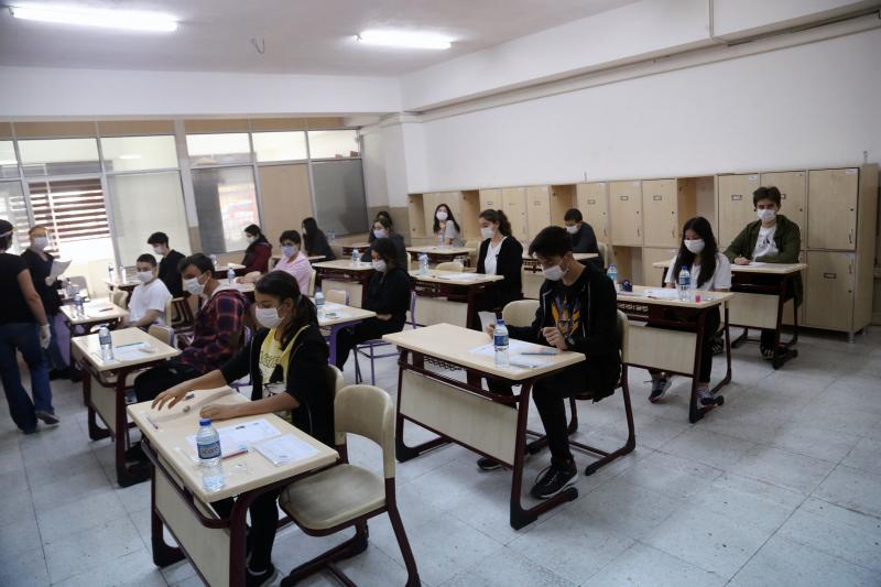 BACALAUREAT 2021. Unu din şase elevi a chiulit la proba a doua