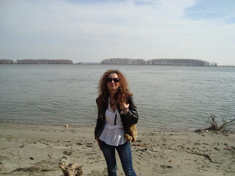 O gălăţeancă şi-a PIERDUT VIAŢA în Italia STRANGULATĂ ŞI IZBITĂ CU CAPUL DE BETON