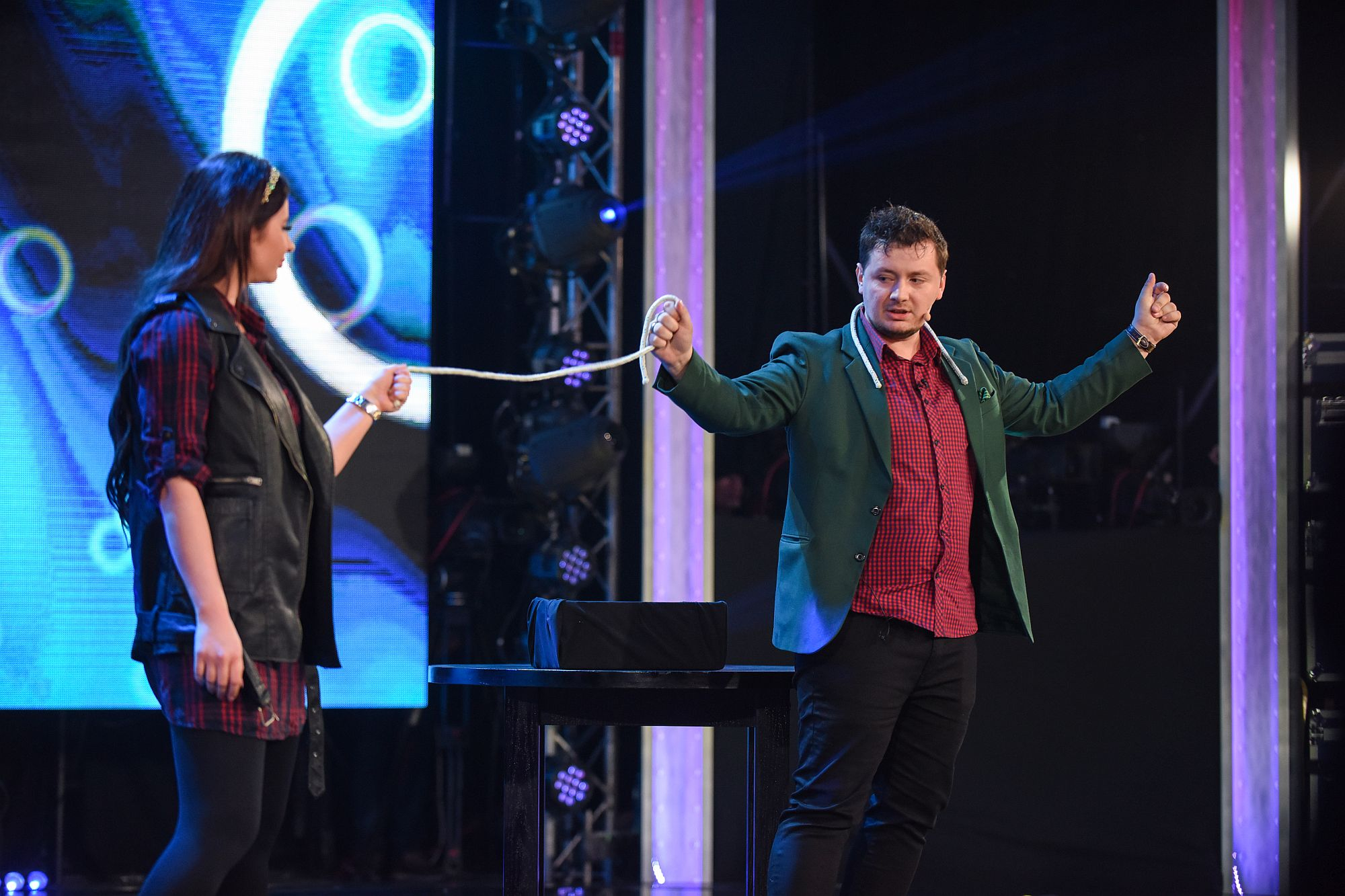 Spectacol cu magicianul Paul Lungu