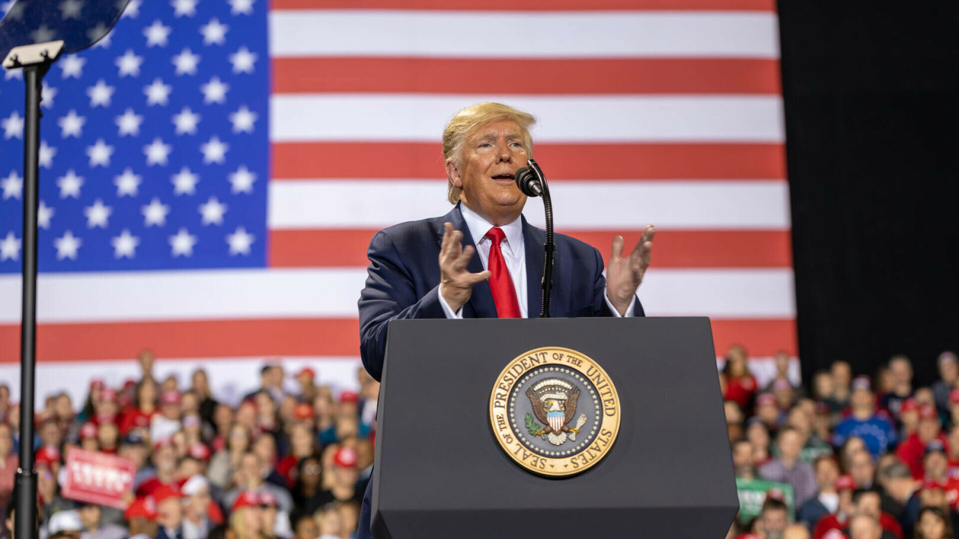 Tarifele lui Trump, declarate ilegale în justiţie