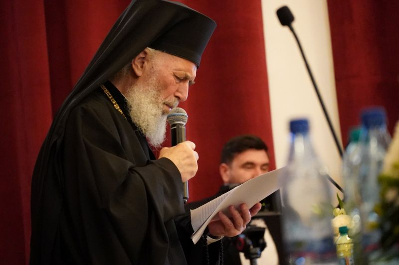 Profesorul - model şi punct de referinţă