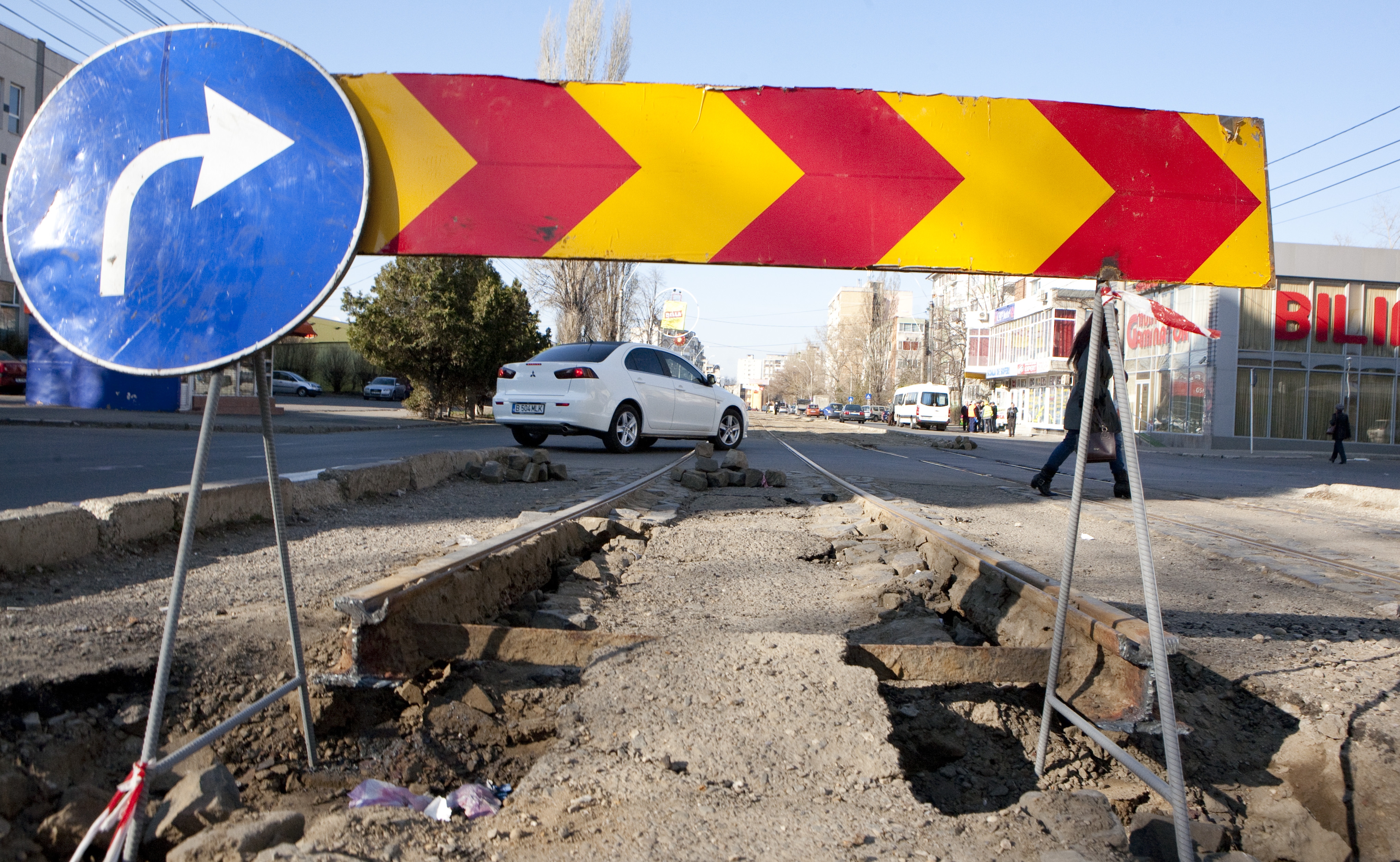 Indicatoarele de pe Oţelarilor, bune de dus la fier vechi