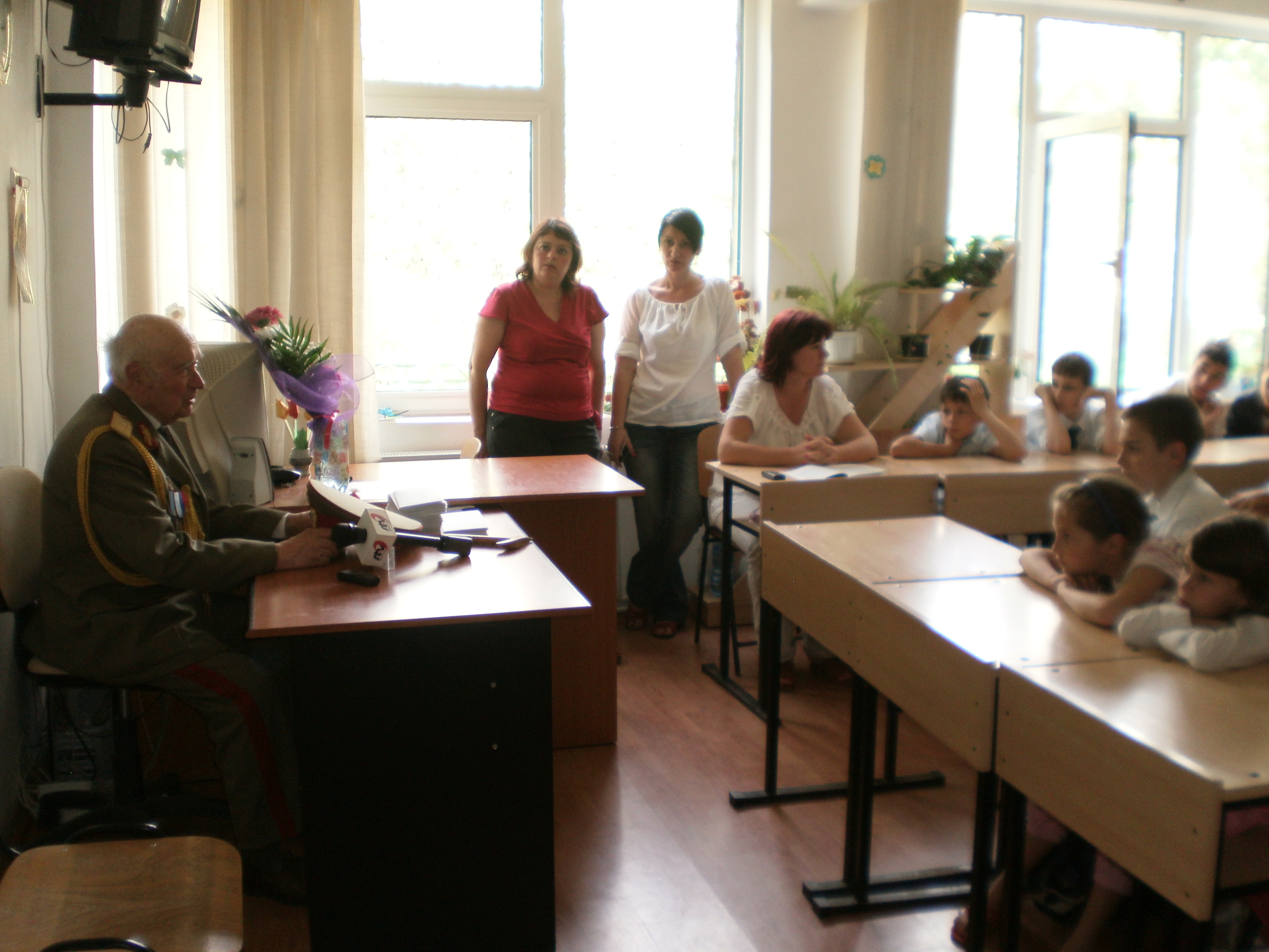 „Luptă şi onoare” - 150 de scrisori scrise de copii, pentru militari români