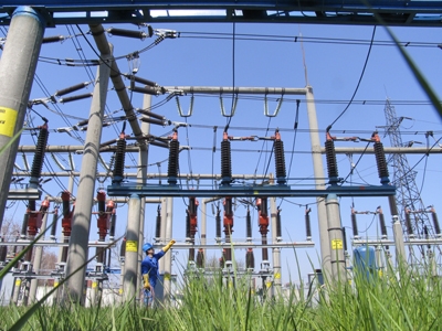 Consumăm mai multă energie electrică