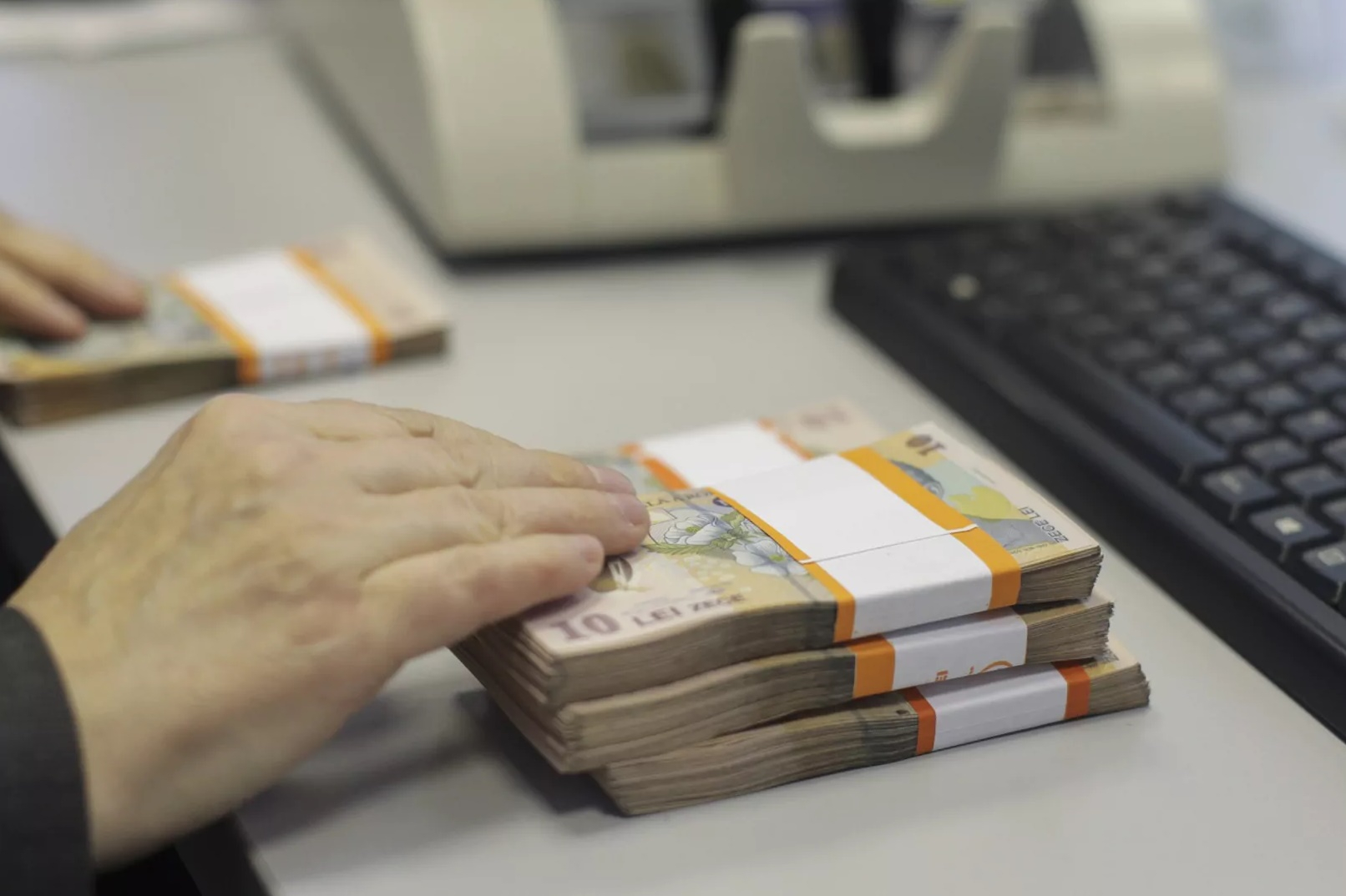 România pierde anual peste opt miliarde de euro din TVA