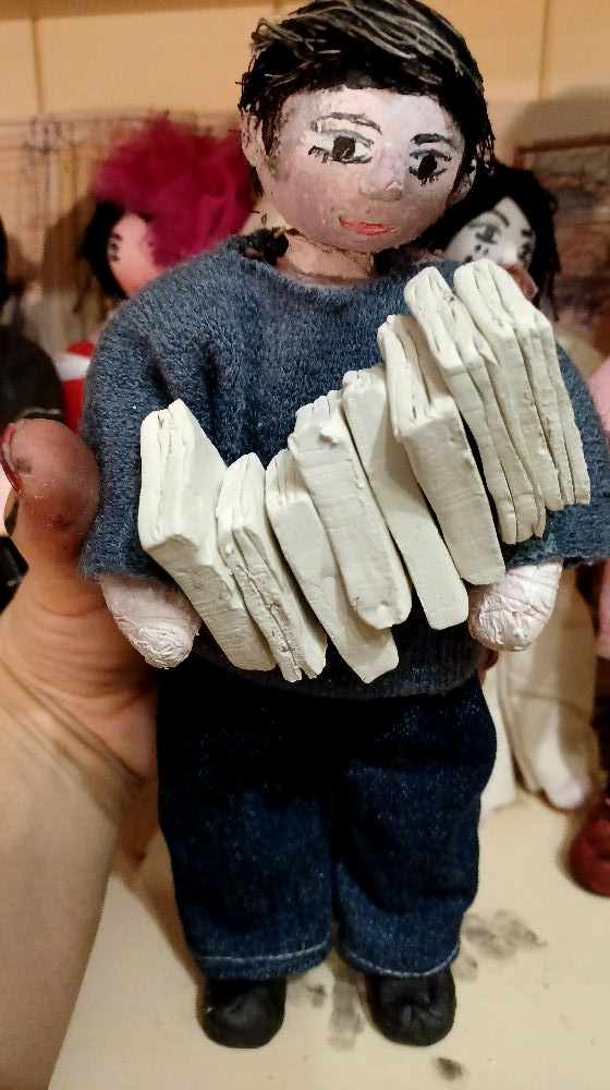 Expoziție de păpuși în buzunar