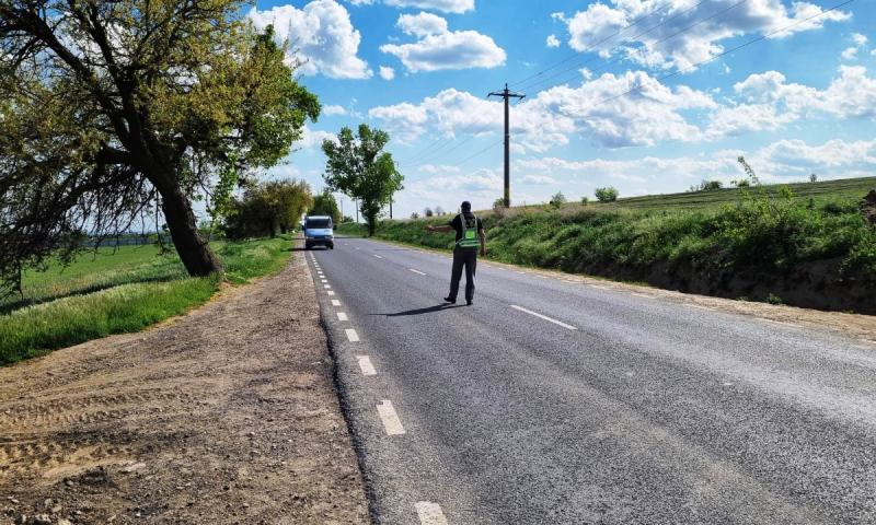 Lăsat să conducă, deși nu avea acest drept