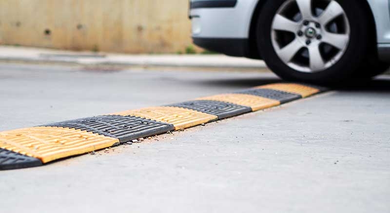 Disciplină în trafic/ Unde va instala Primăria limitatoare de viteză