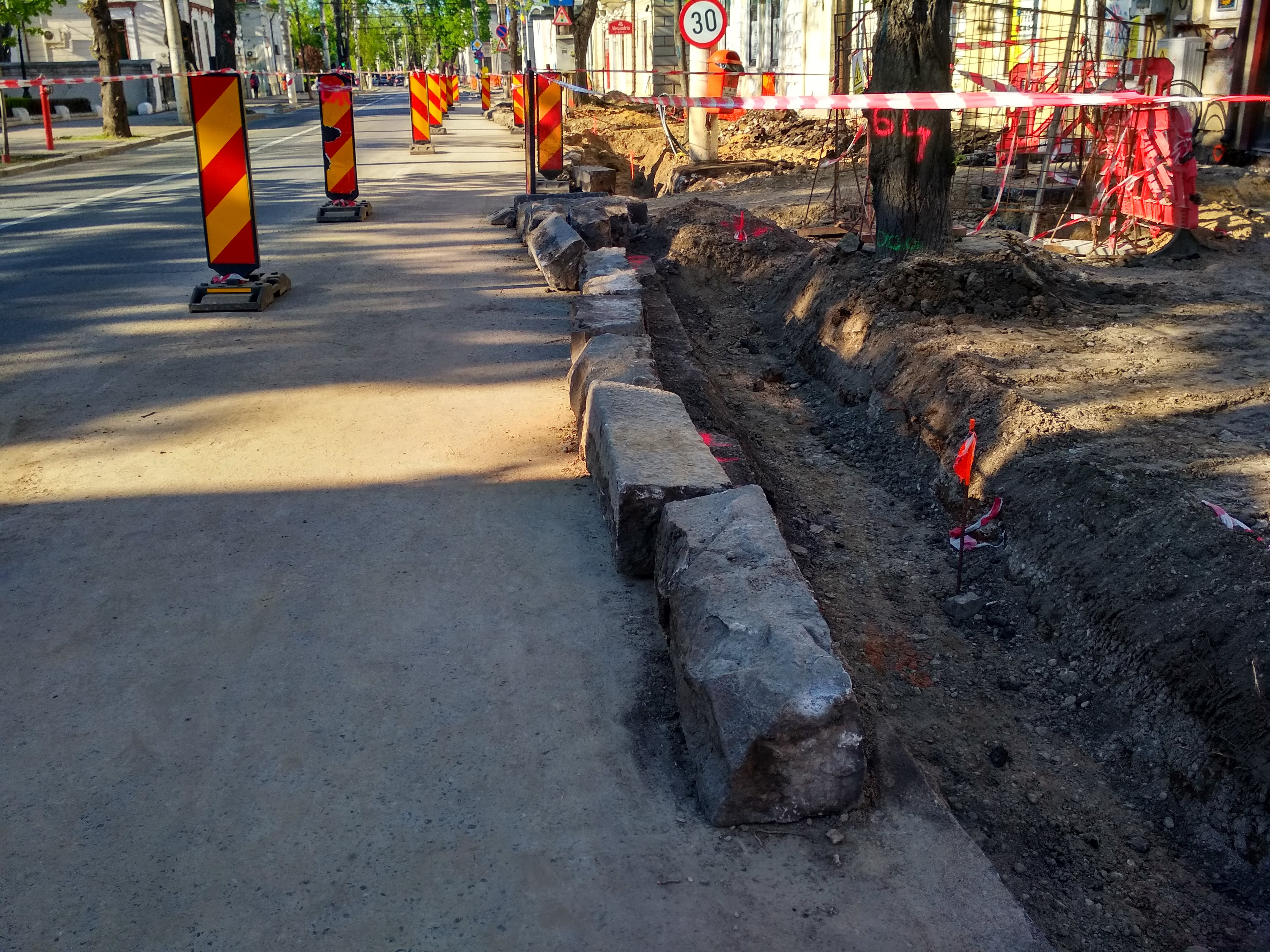 Ce se va întâmpla cu bordurile de granit de pe strada Domnească