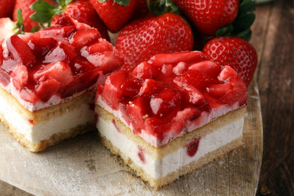 Prăjitură cu mascarpone și căpșuni