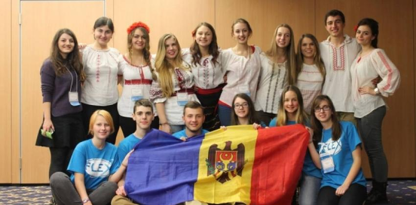 Cum poţi face un an de liceu gratuit în America