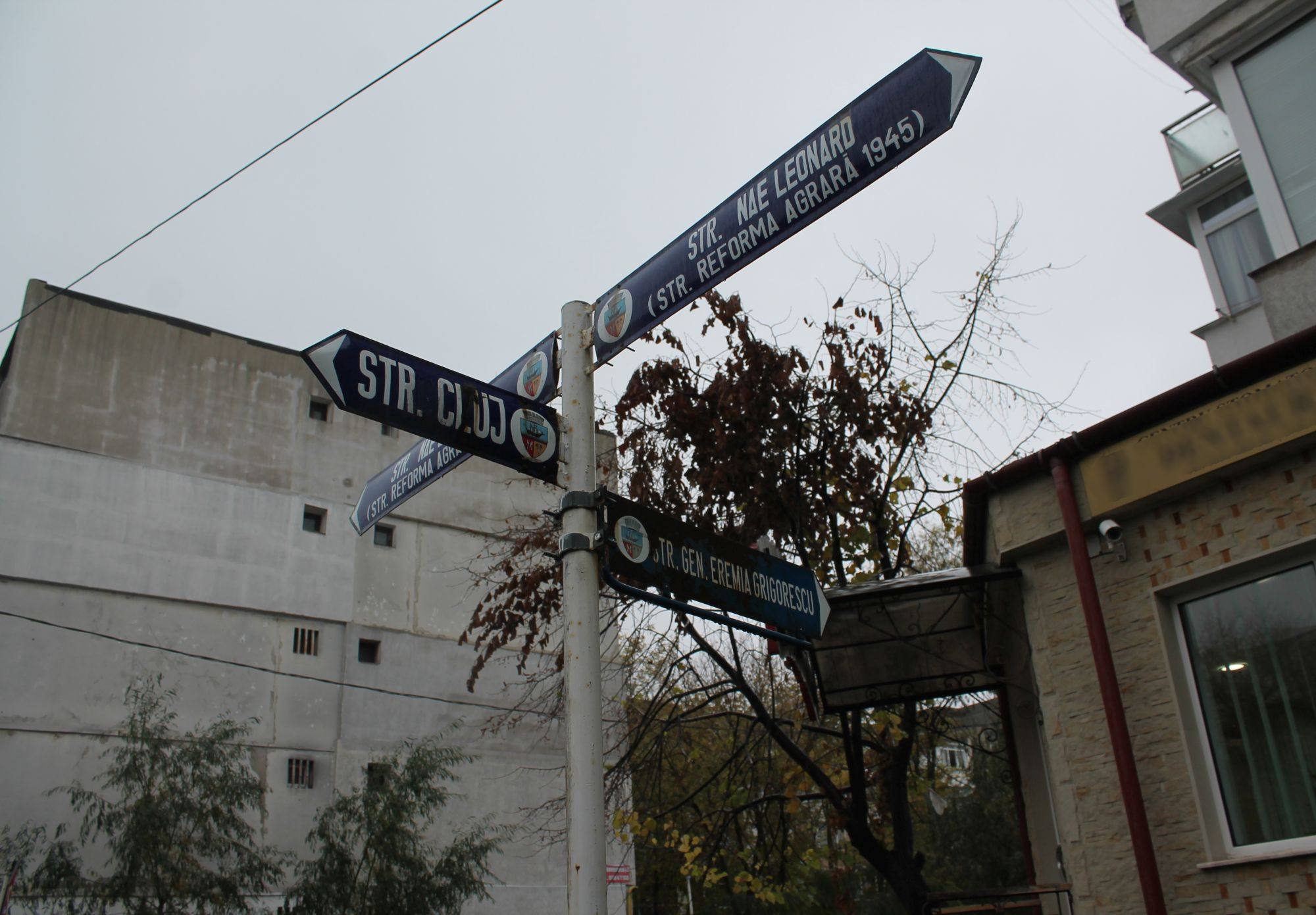 REPORTAJ la răscruce de drumuri | Pe strada Cluj nu-i deloc ca la Cluj (FOTO)