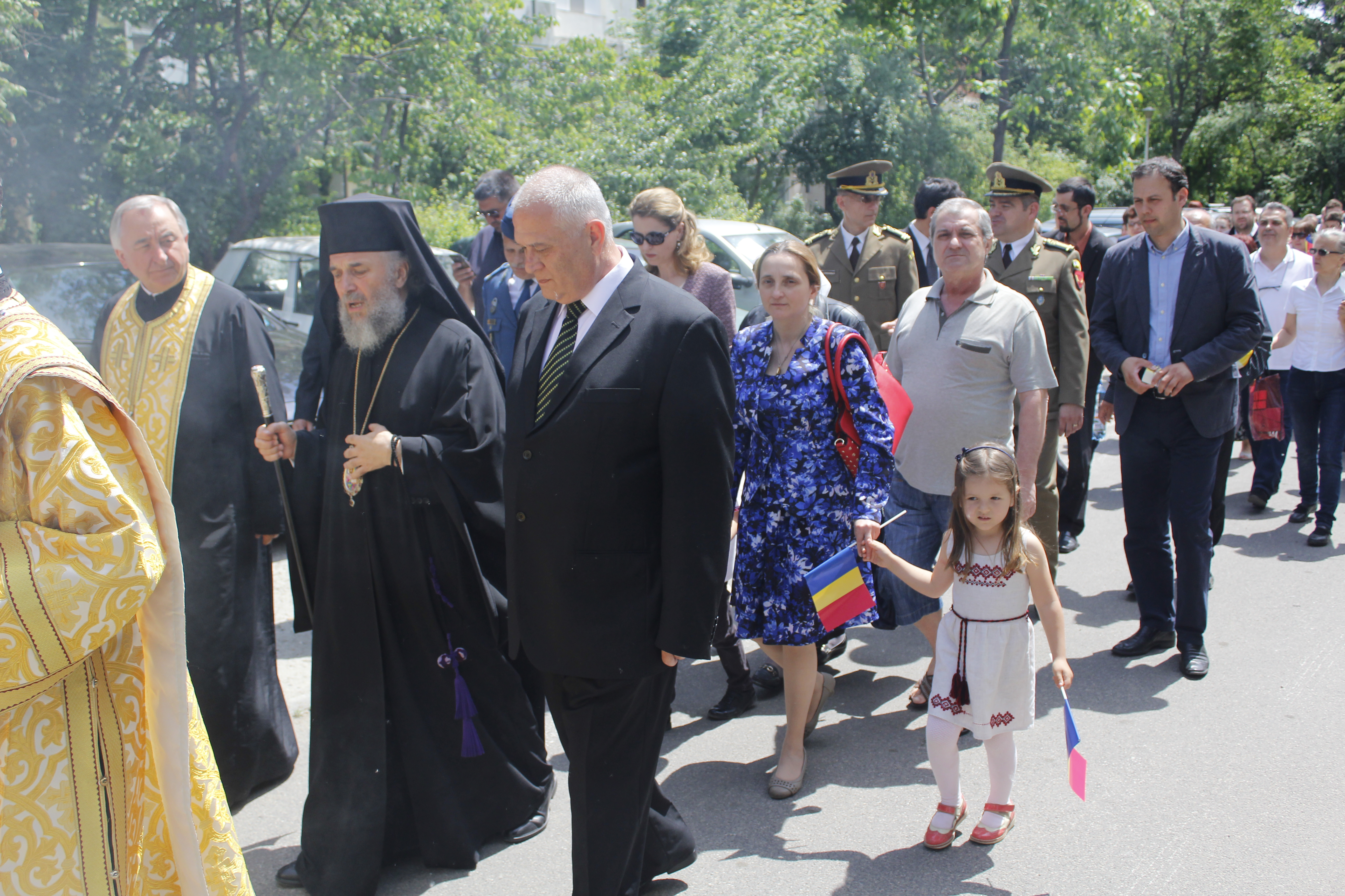 Peste o mie de oameni au participat, ieri, la un pelerinaj de rugăciune consacrat Înălţării Domnului şi Zilei Eroilor Neamului