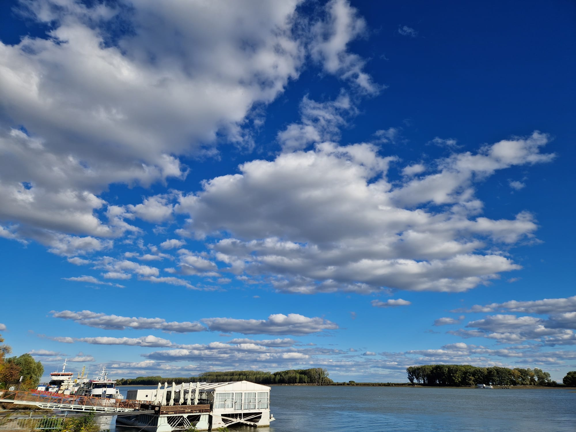 Cer senin şi temperaturi în creştere uşoară