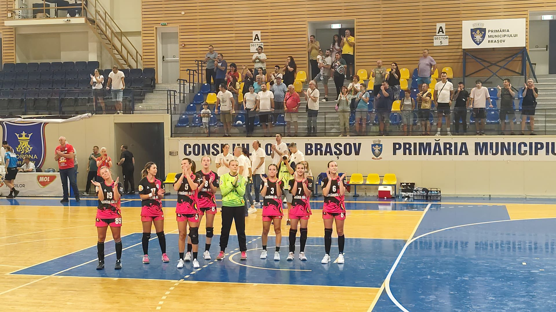 Cu lotul complet, în transmisiune directă, în etapa a doua