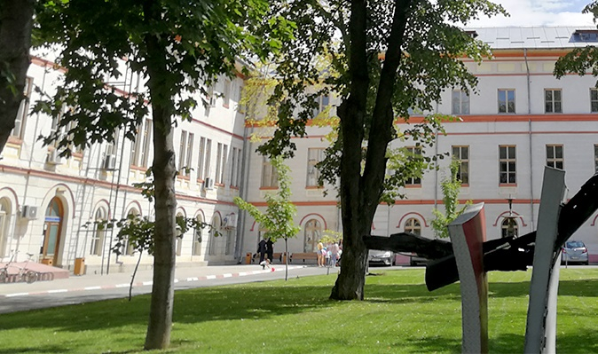 Târg de joburi și stagii de practică