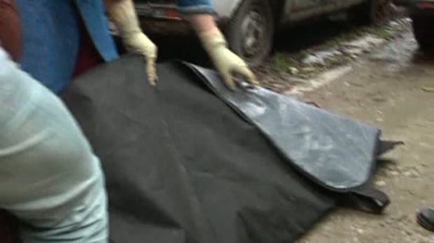 Un bărbat fără locuinţă a murit sub treptele Casei de Cultură!