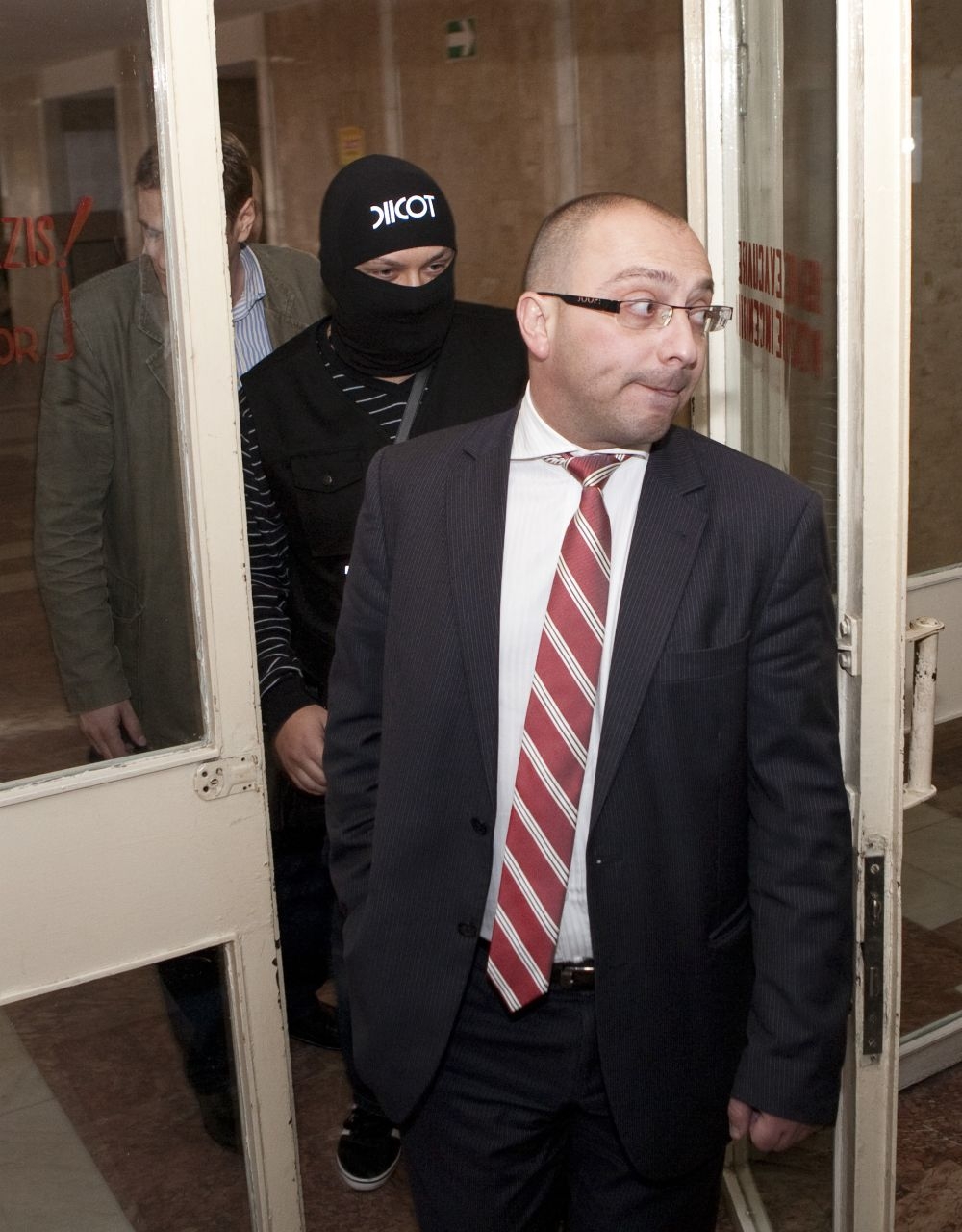 Clanul Boldea - o nouă fraudă, de 450.000 de euro. Banii au fost deturnaţi din bugetele şcolilor şi spitalelor