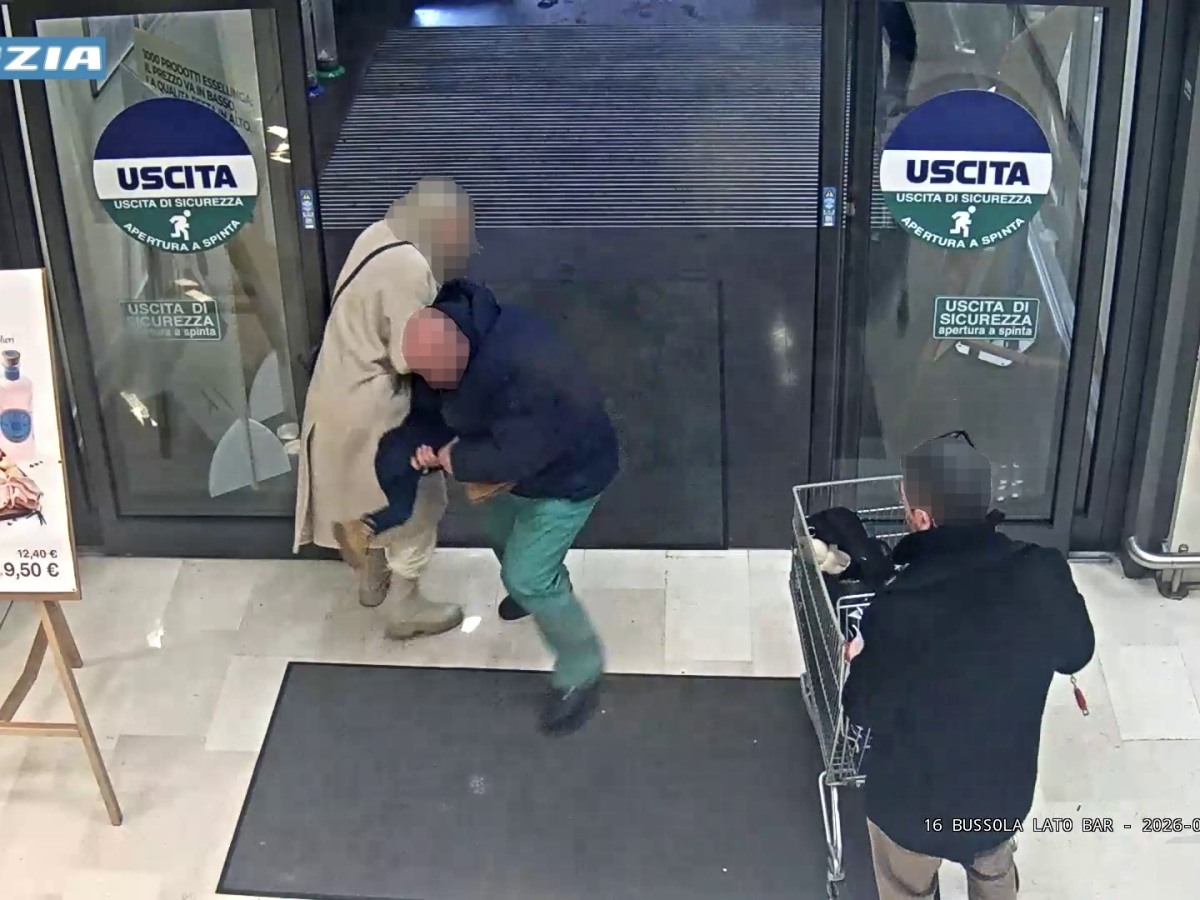 Român acuzat că a încercat să răpească o fetiță de lângă mama ei