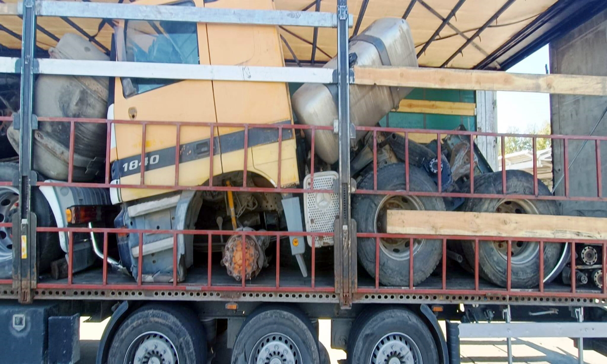 Zeci de mii de kilograme de deșeuri, oprite la intrarea în țară