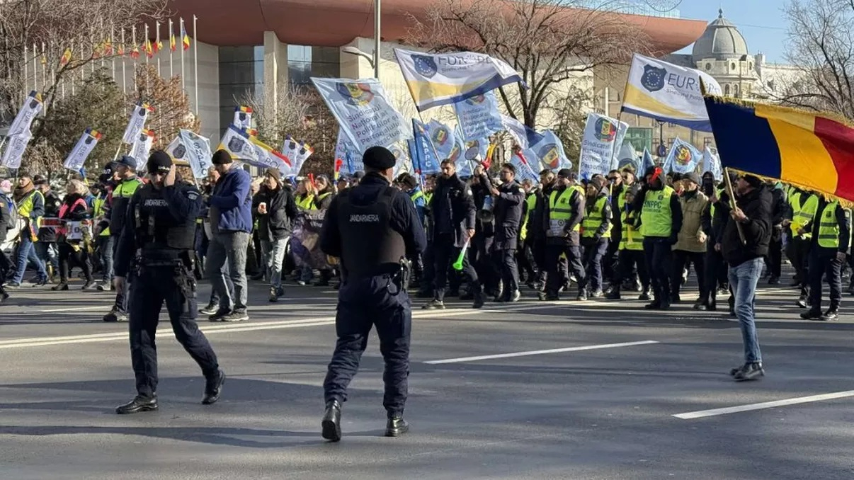 Guvernul scapă „trenulețul” de sub control