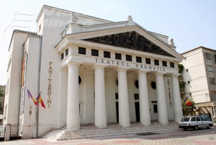Program încărcat la Teatrul Dramatic