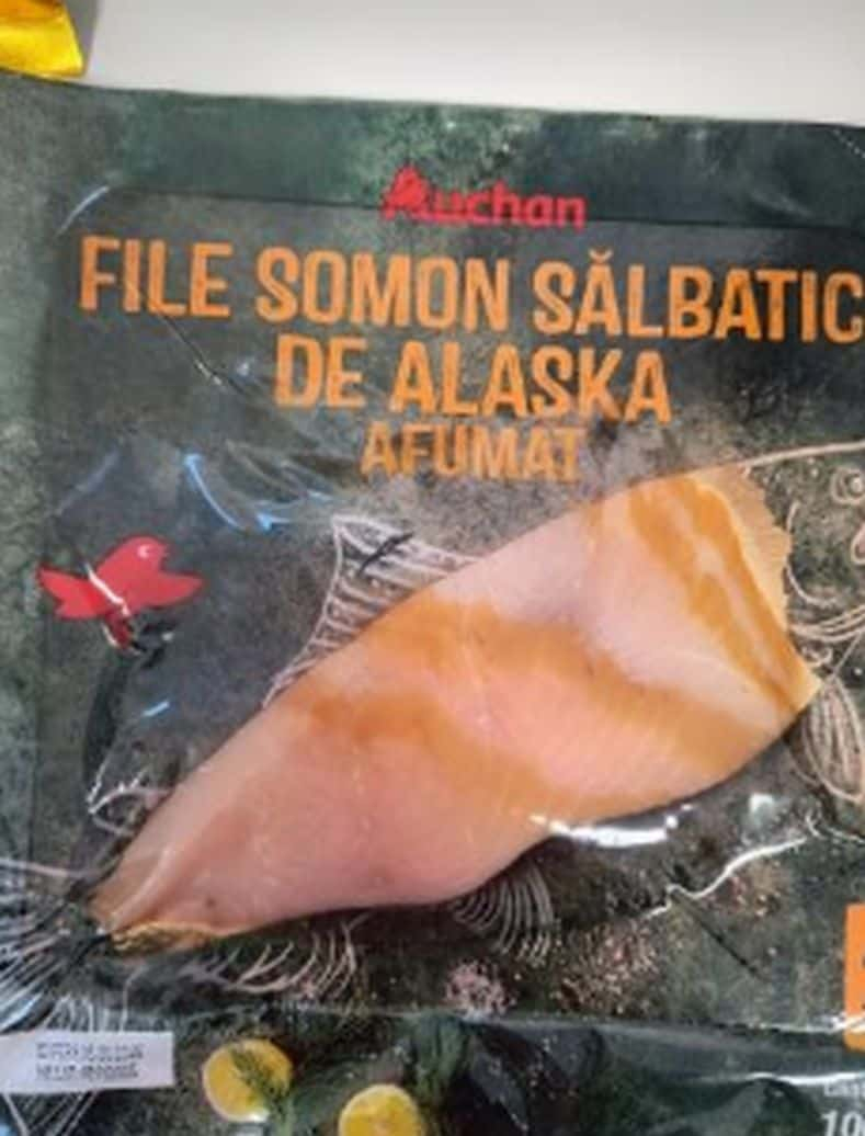Somon afumat infectat cu Listeria, retras de Auchan